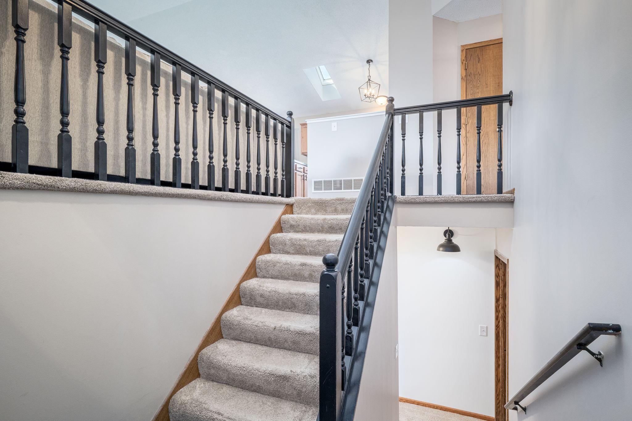 Split Level with a Lovely Entrance!