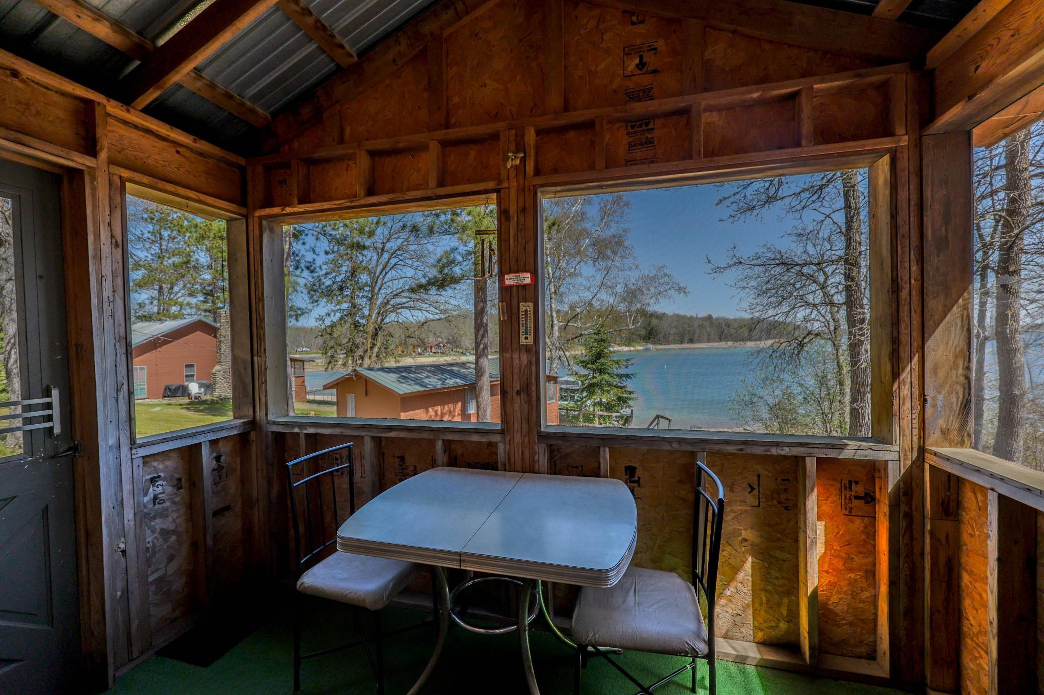 Cabin #4 Screened Porch