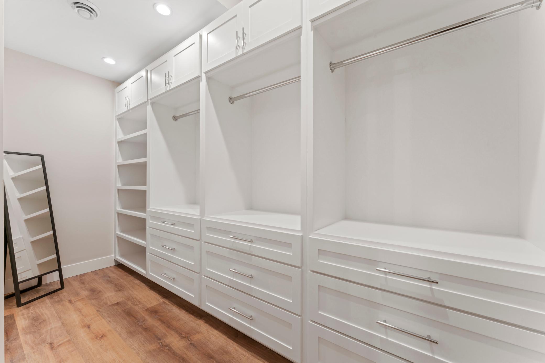 Closet/Dressing Room
