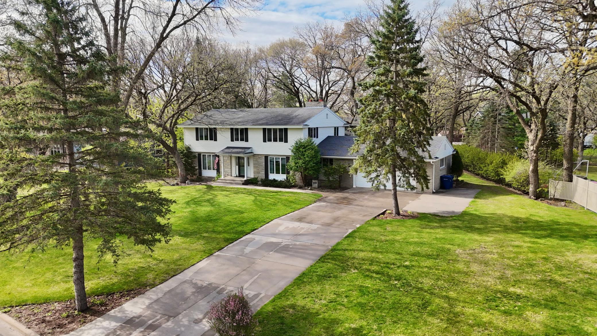 Spacious front yard