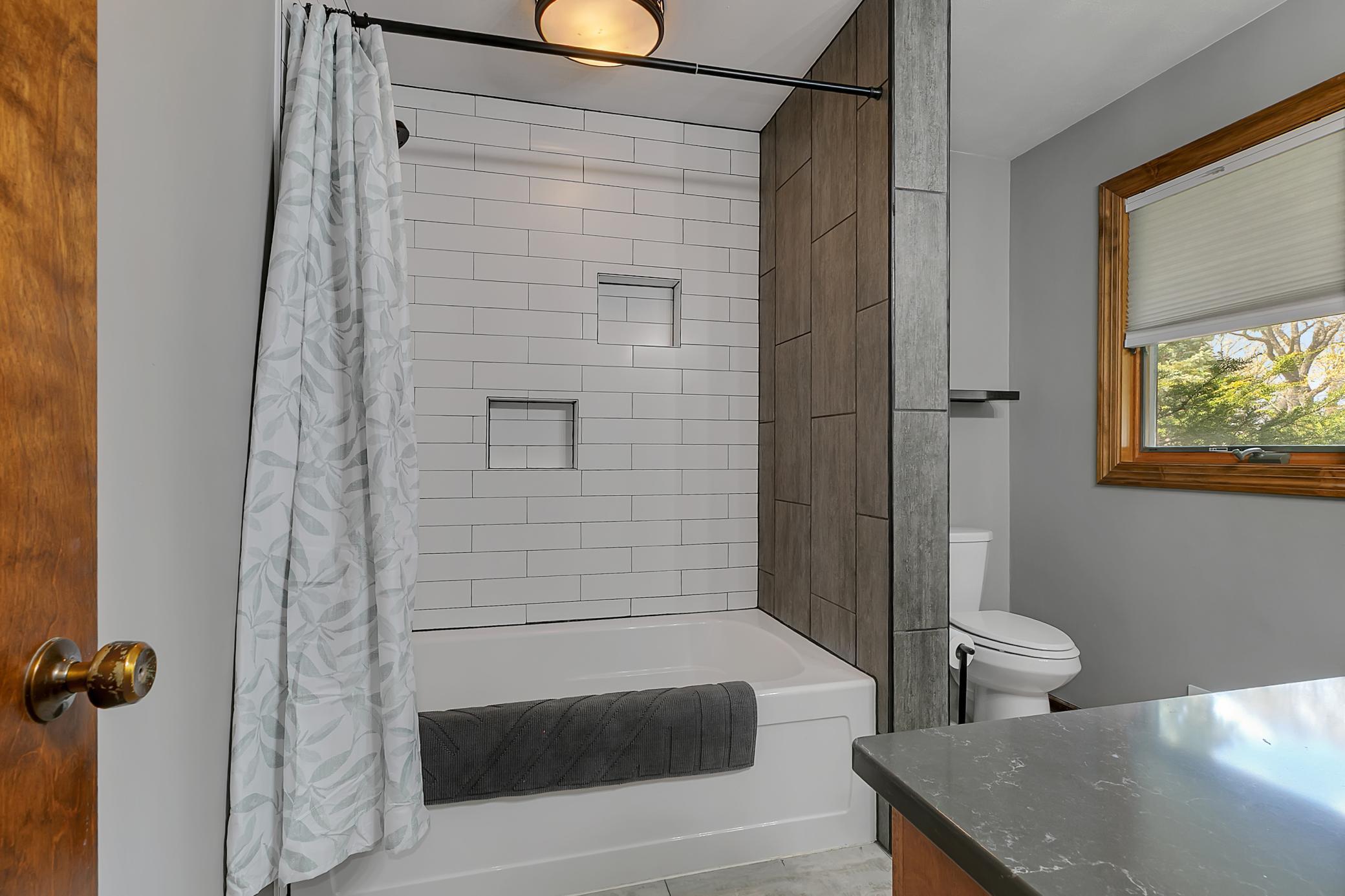 Tiled full main bath