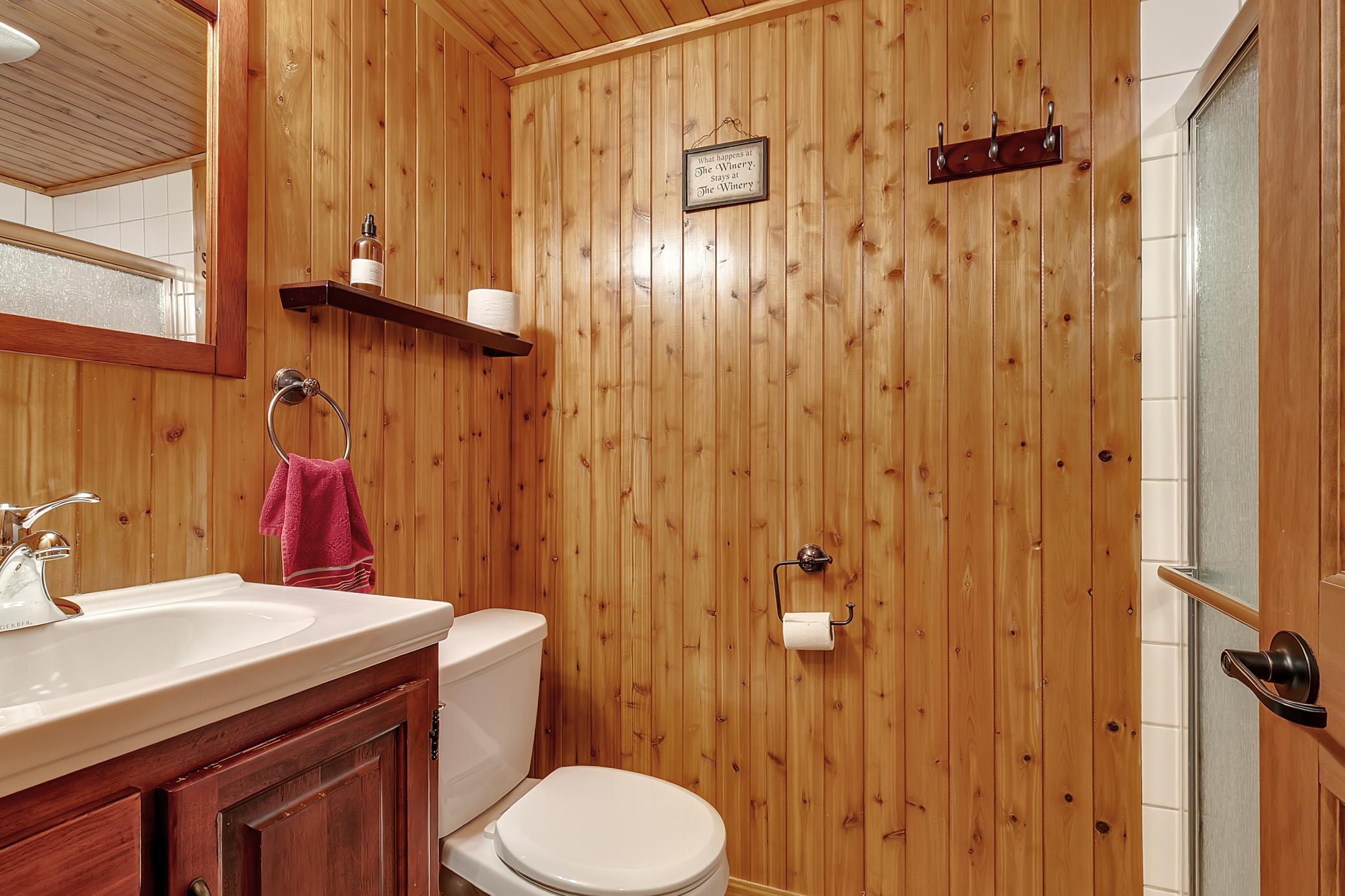 Lower 3/4 bath