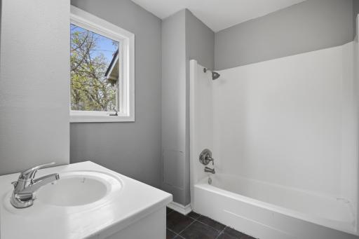1110 5th Avenue NW, Austin, MN 55912