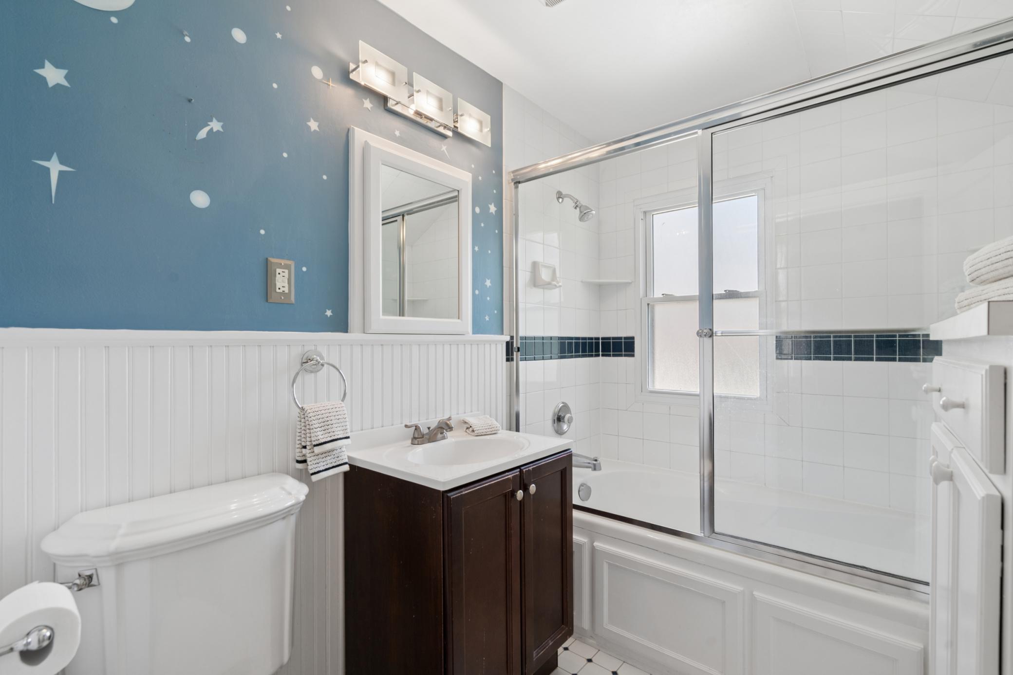 Second upper Full Bath