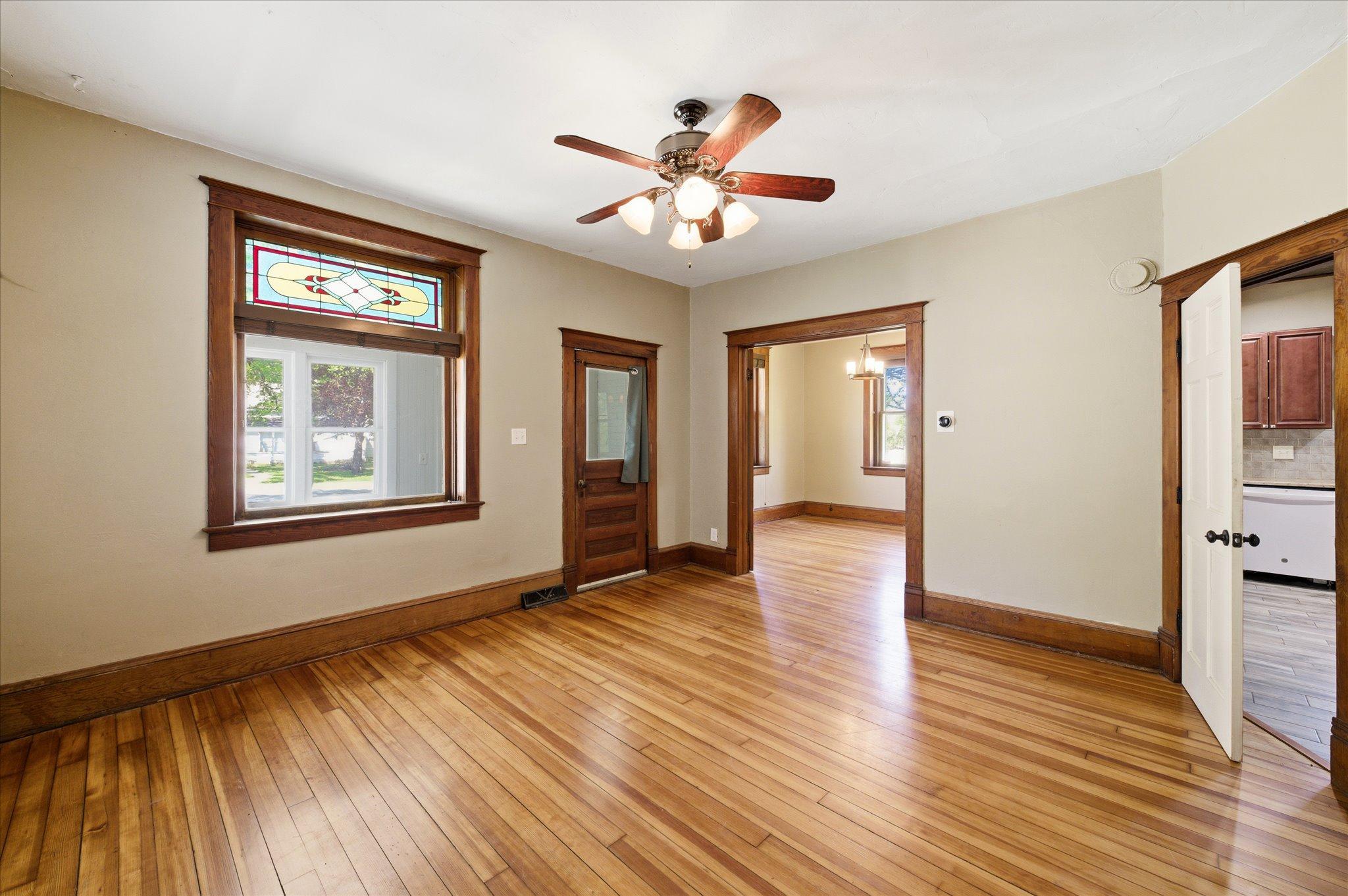 04-131 Main St [3057844]- 004.jpg