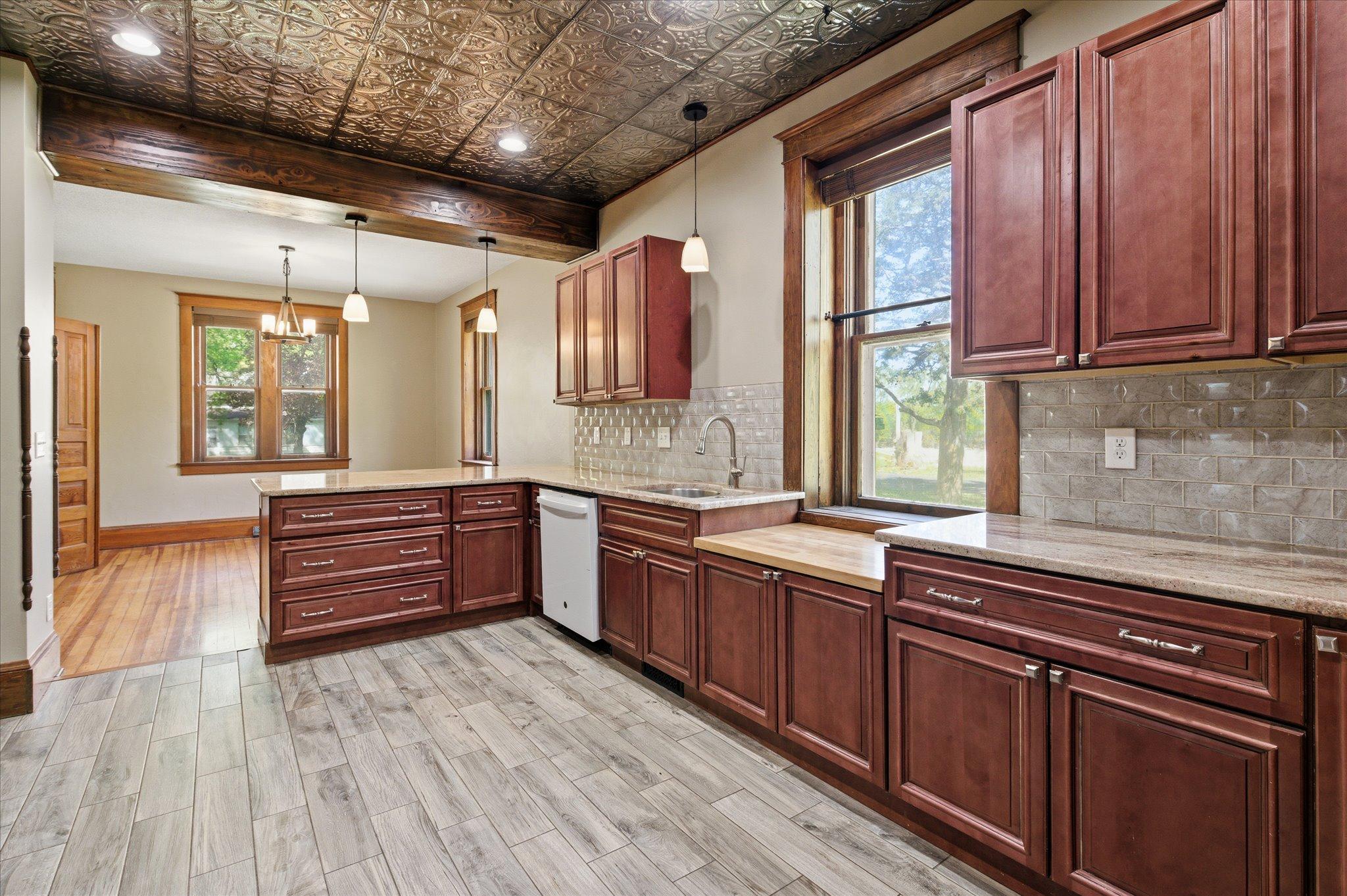 11-131 Main St [3057844]- 011.jpg