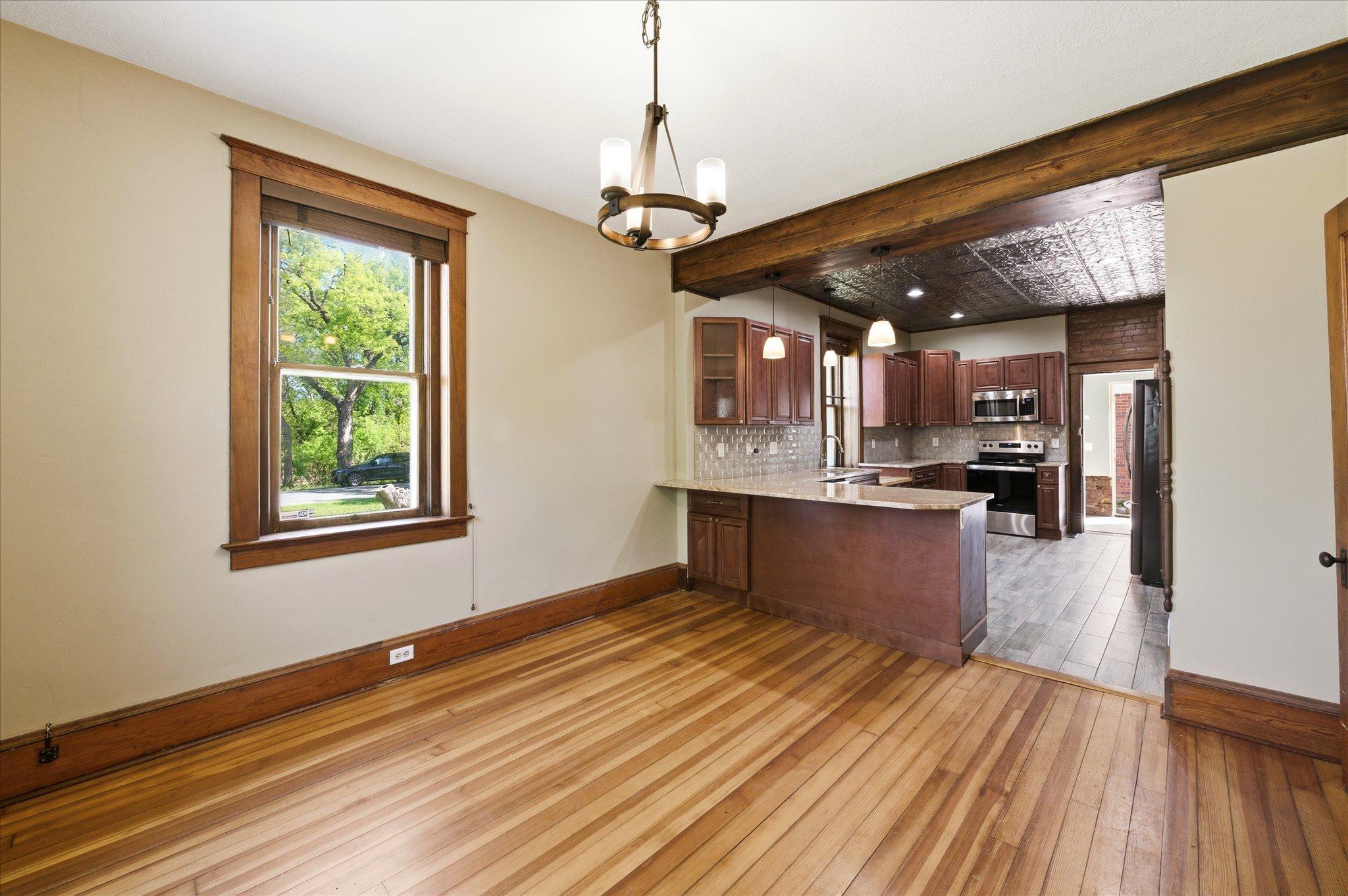 06-131 Main St [3057844]- 006.jpg