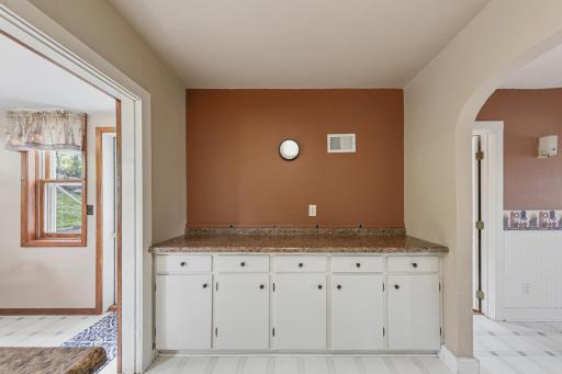 19 kitchen.jpg