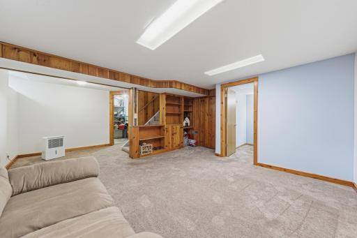 35 family room_lower.jpg