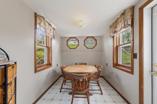 22 breakfast nook.jpg