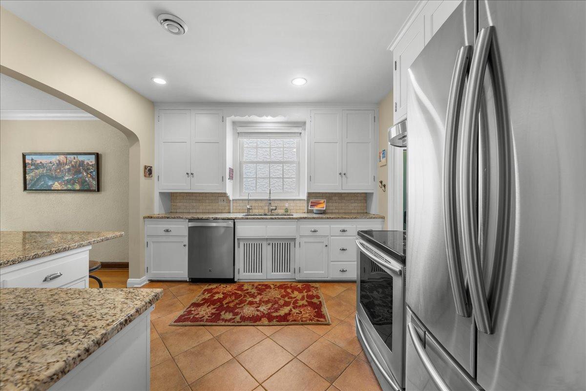 Beautiful solid cabinetry in great condition