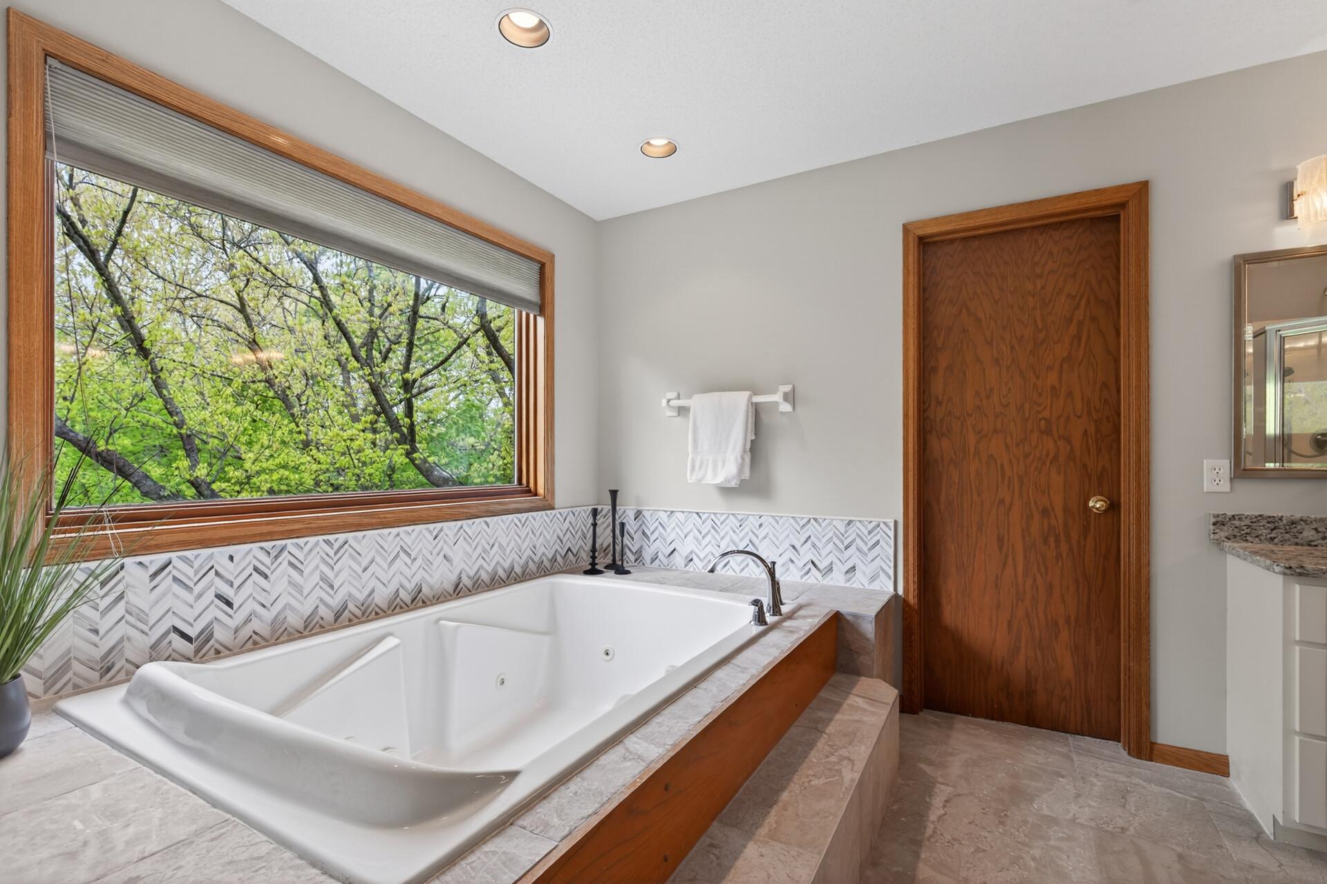 Private bathroom jetted tub