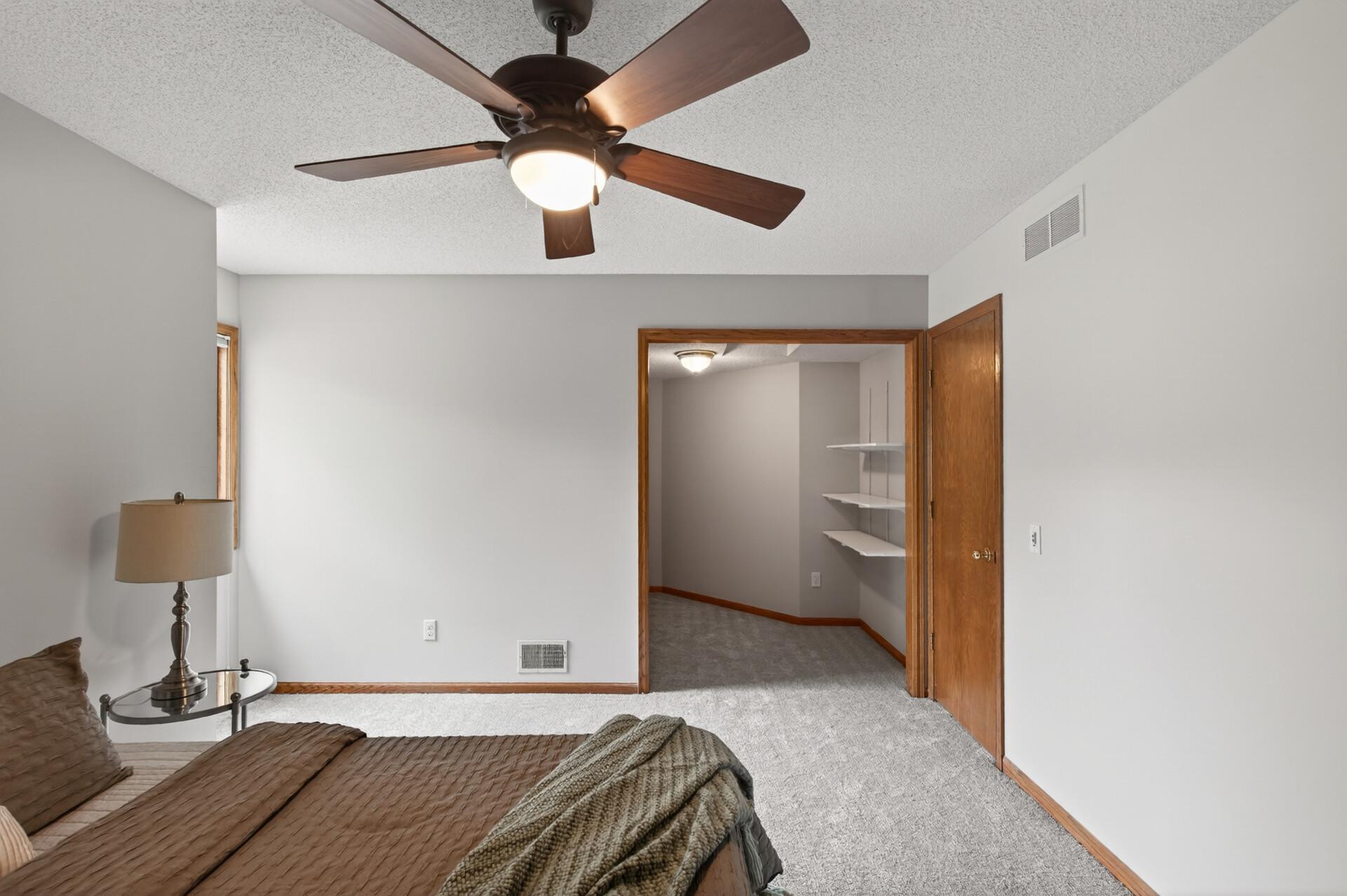 3rd bedroom has 2 closets