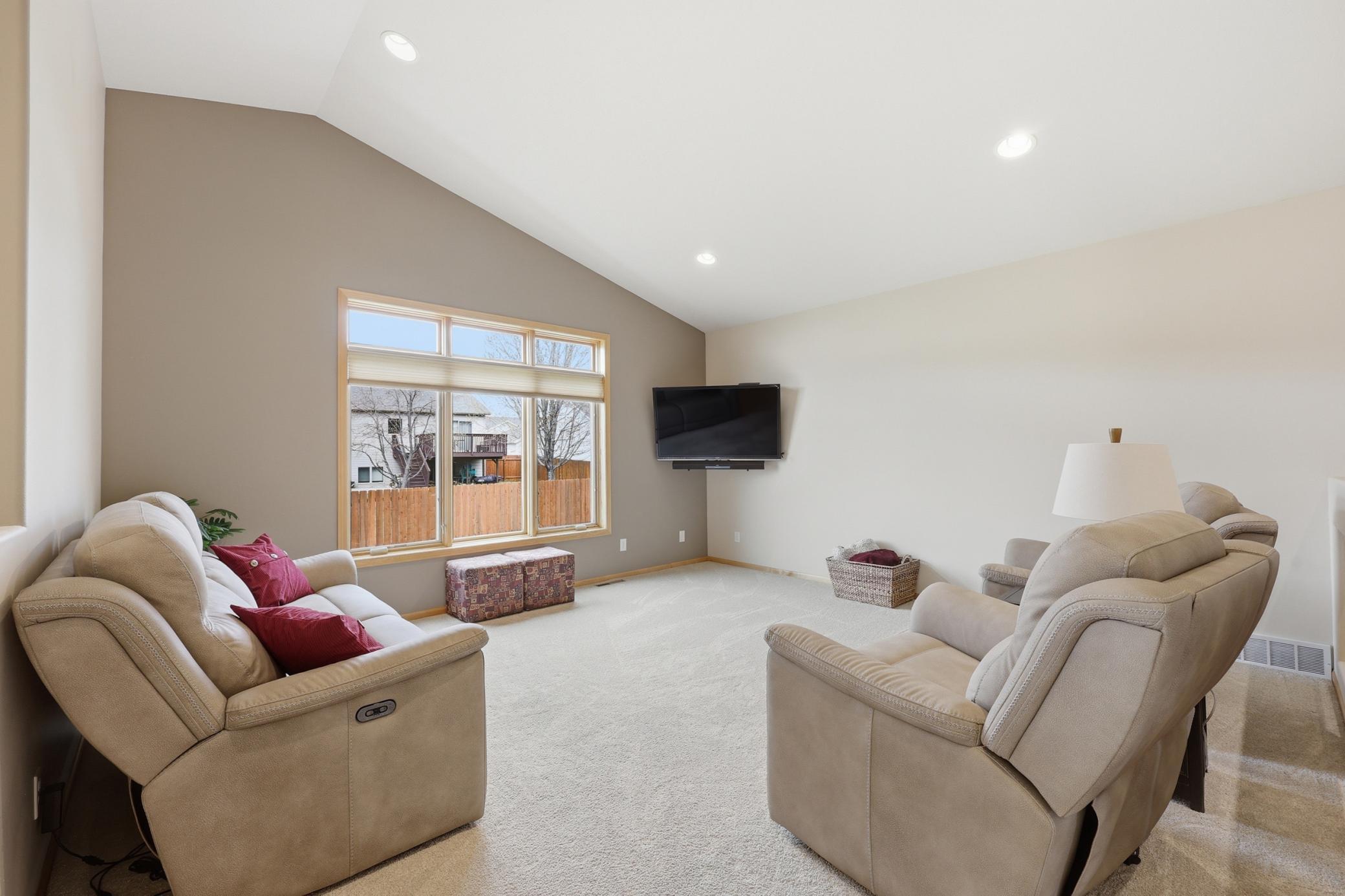 Living Room Vaulted Ceilings