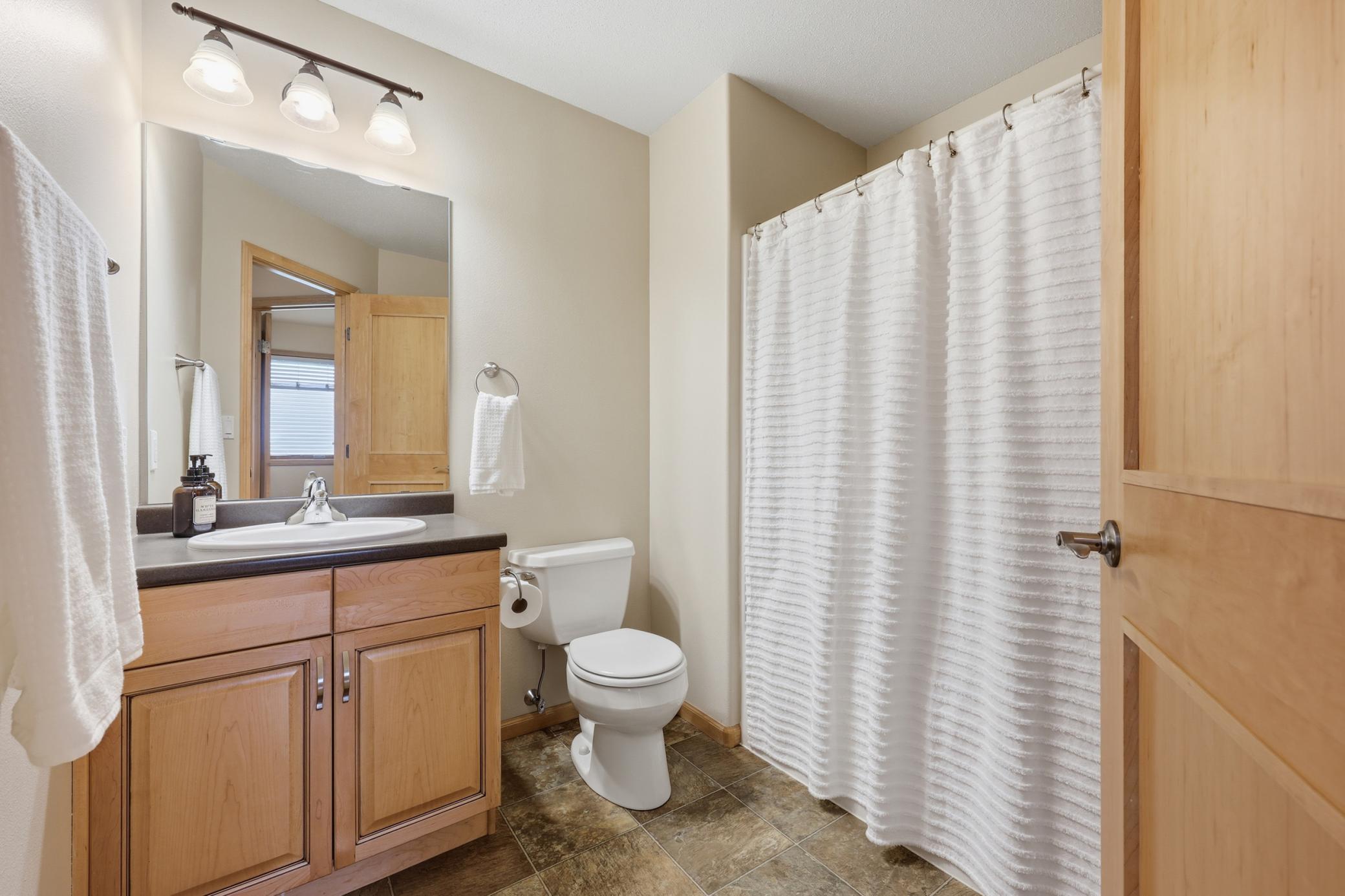 Full Bathroom Main Floor
