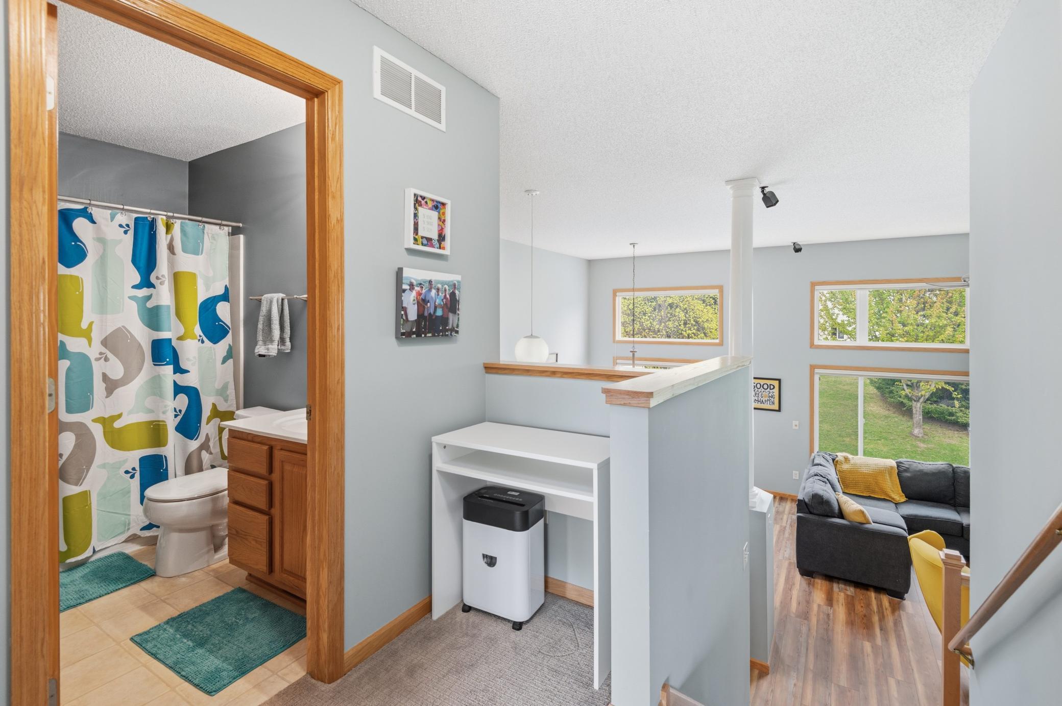 2nd 3/4 upper-level bath!