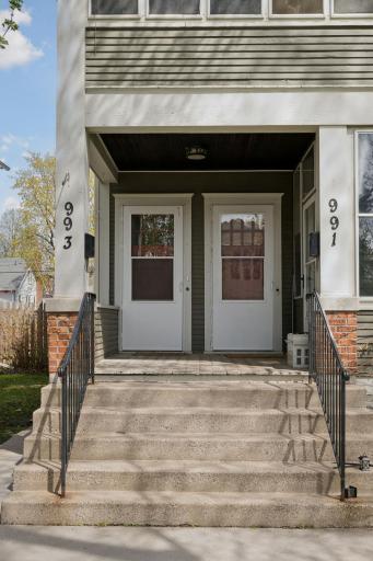 993 Wakefield Ave