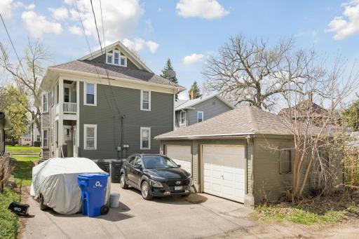 993 Wakefield Ave