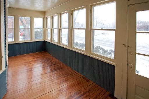 993 Hudson Ave Porch