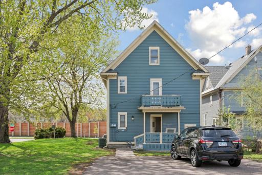 993 Hudson Ave