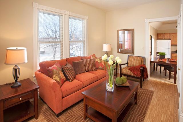 89 Atwater St Living Room