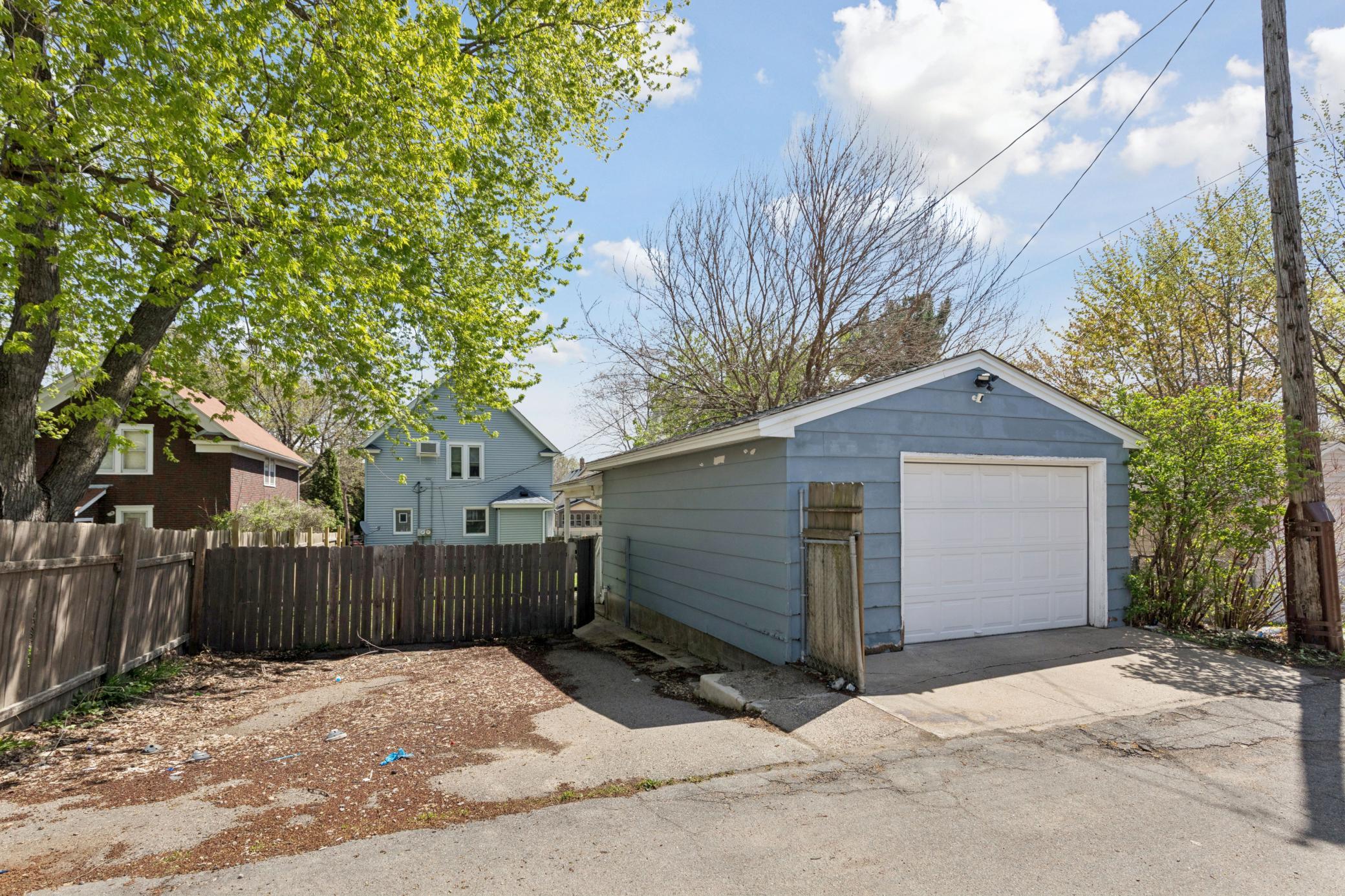 1003 Woodbridge St