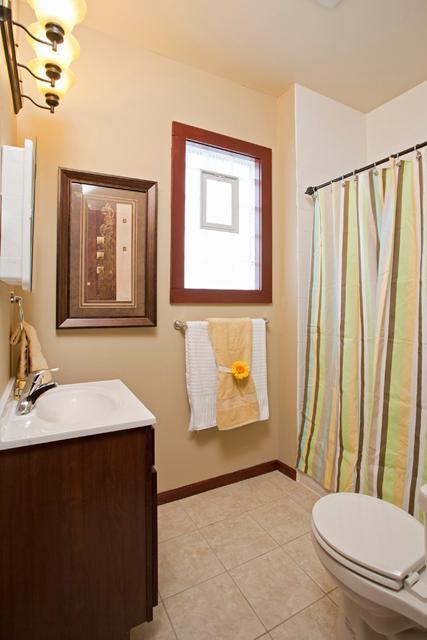 1003 Woodbridge St Bathroom