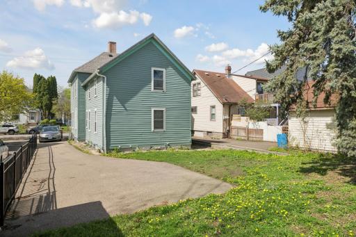 402 Hope St