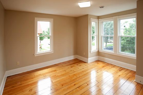 402 Hope St Living Room