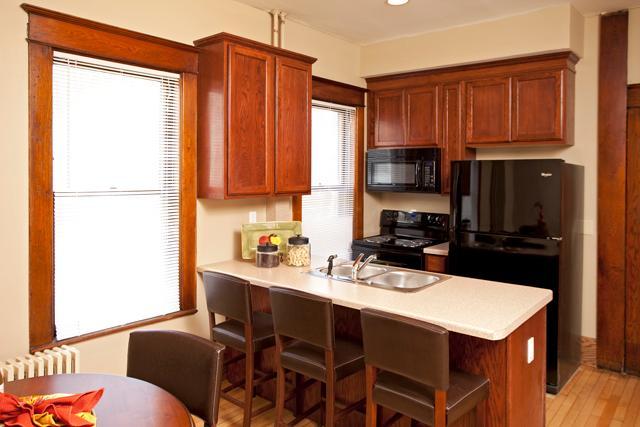 947 Minnehaha Ave Kitchen