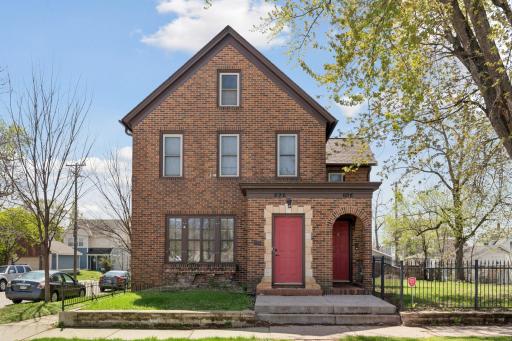 696 Hawthorne Ave