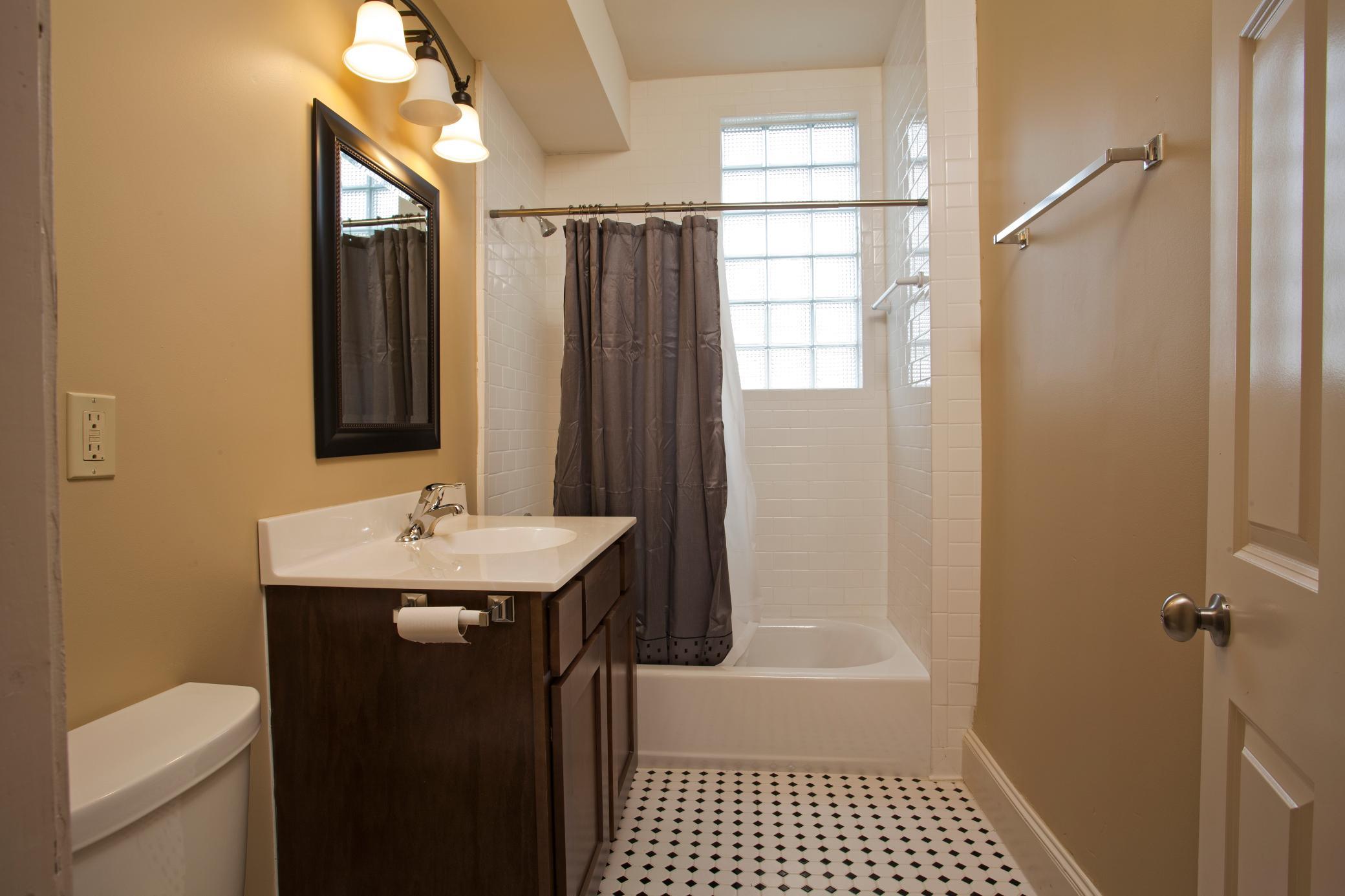686 Bradley St Bathroom