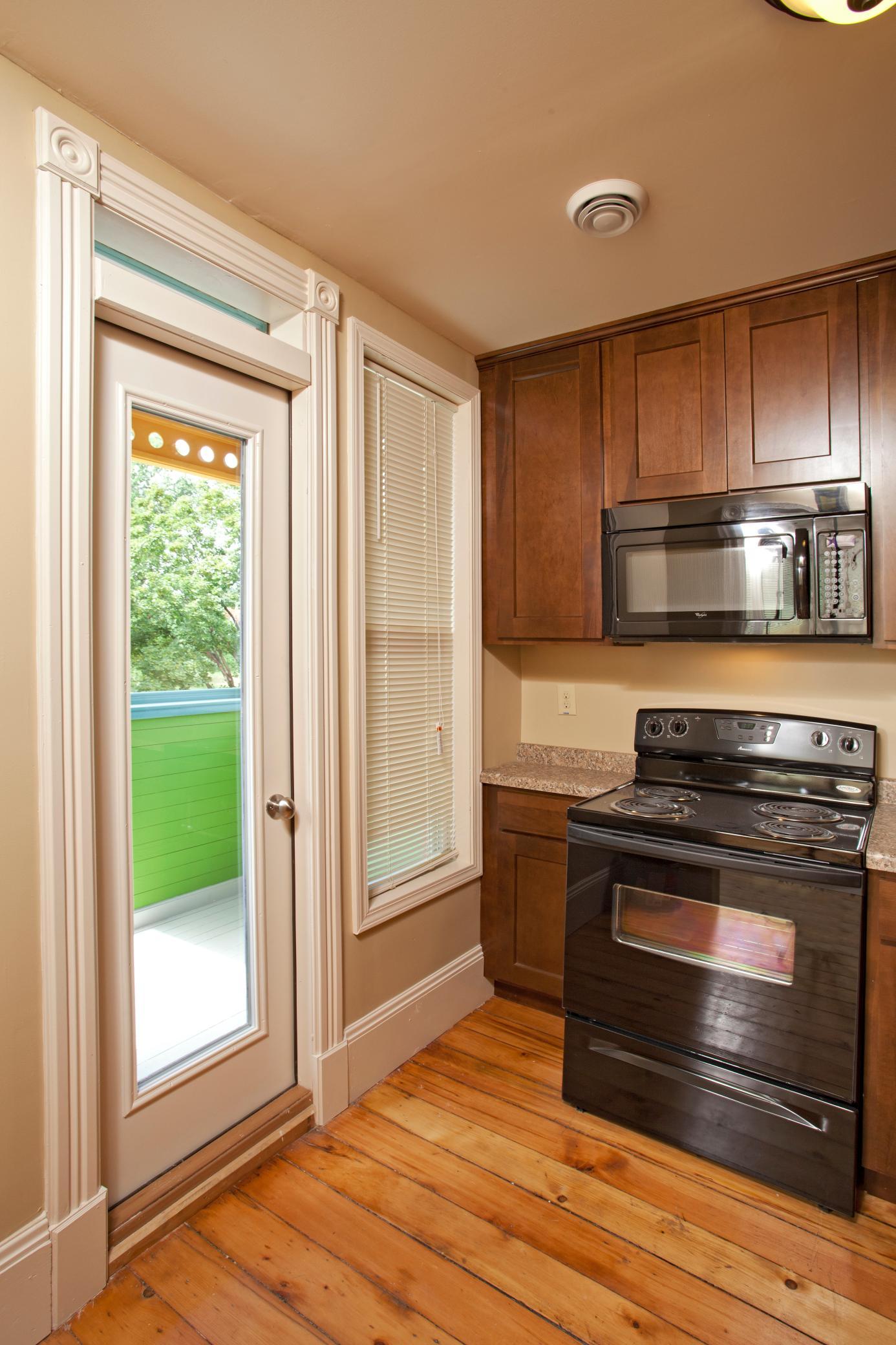 686 Bradley St Kitchen