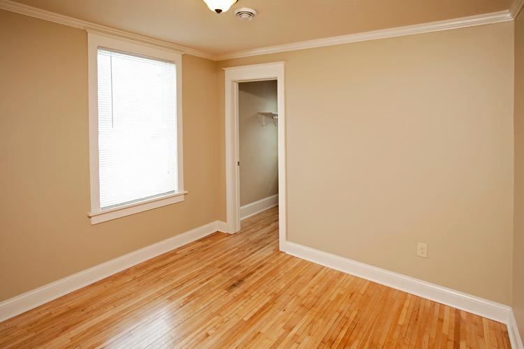 856 Burr Ave Bedroom