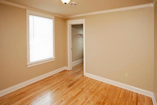 856 Burr Ave Bedroom