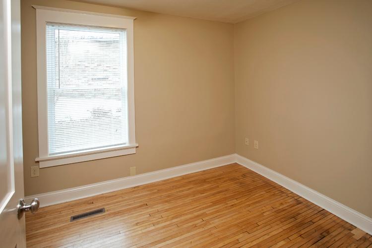 856 Burr Ave Bedroom
