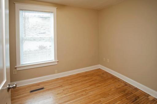 856 Burr Ave Bedroom