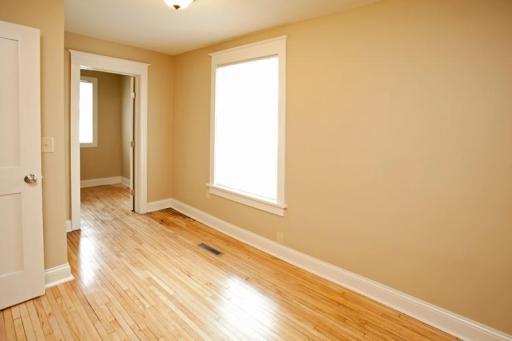 856 Burr Ave Bedroom