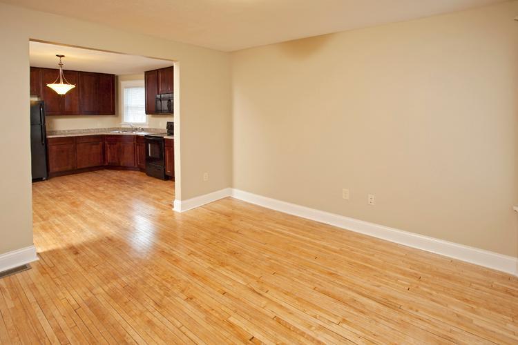 856 Burr Ave Living Room