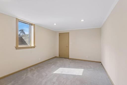 2079 Upper Saint Dennis Road, Saint Paul, MN 55116