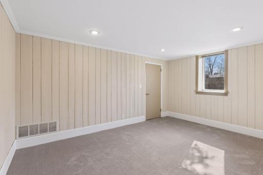 2079 Upper Saint Dennis Road, Saint Paul, MN 55116