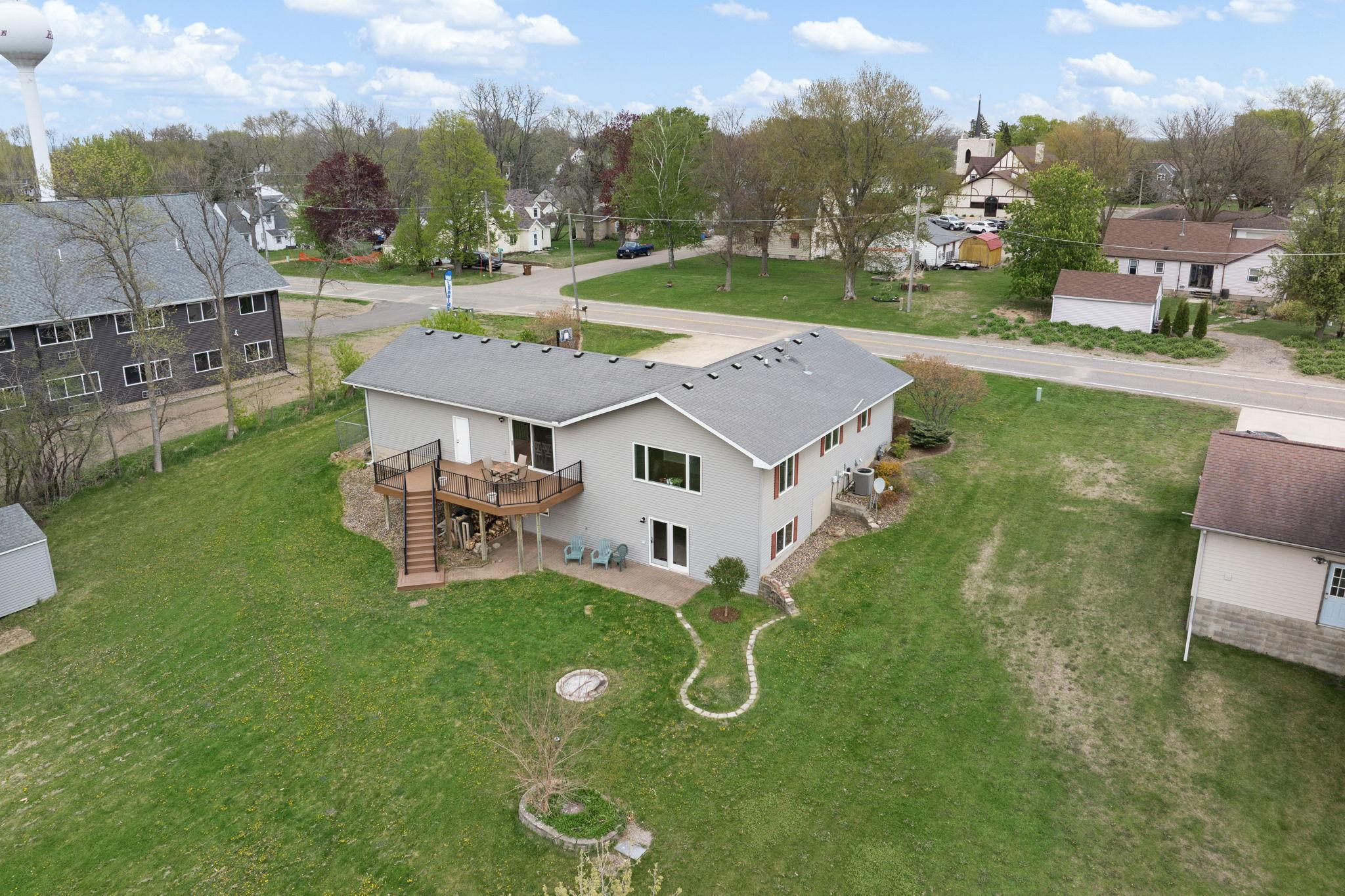 22-web-or-mls-602-6th-st-s.jpg