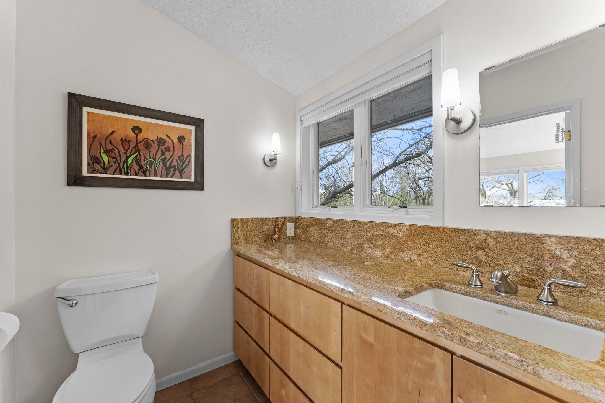 79-web-or-mls-1711 W Church Rd-571.jpg