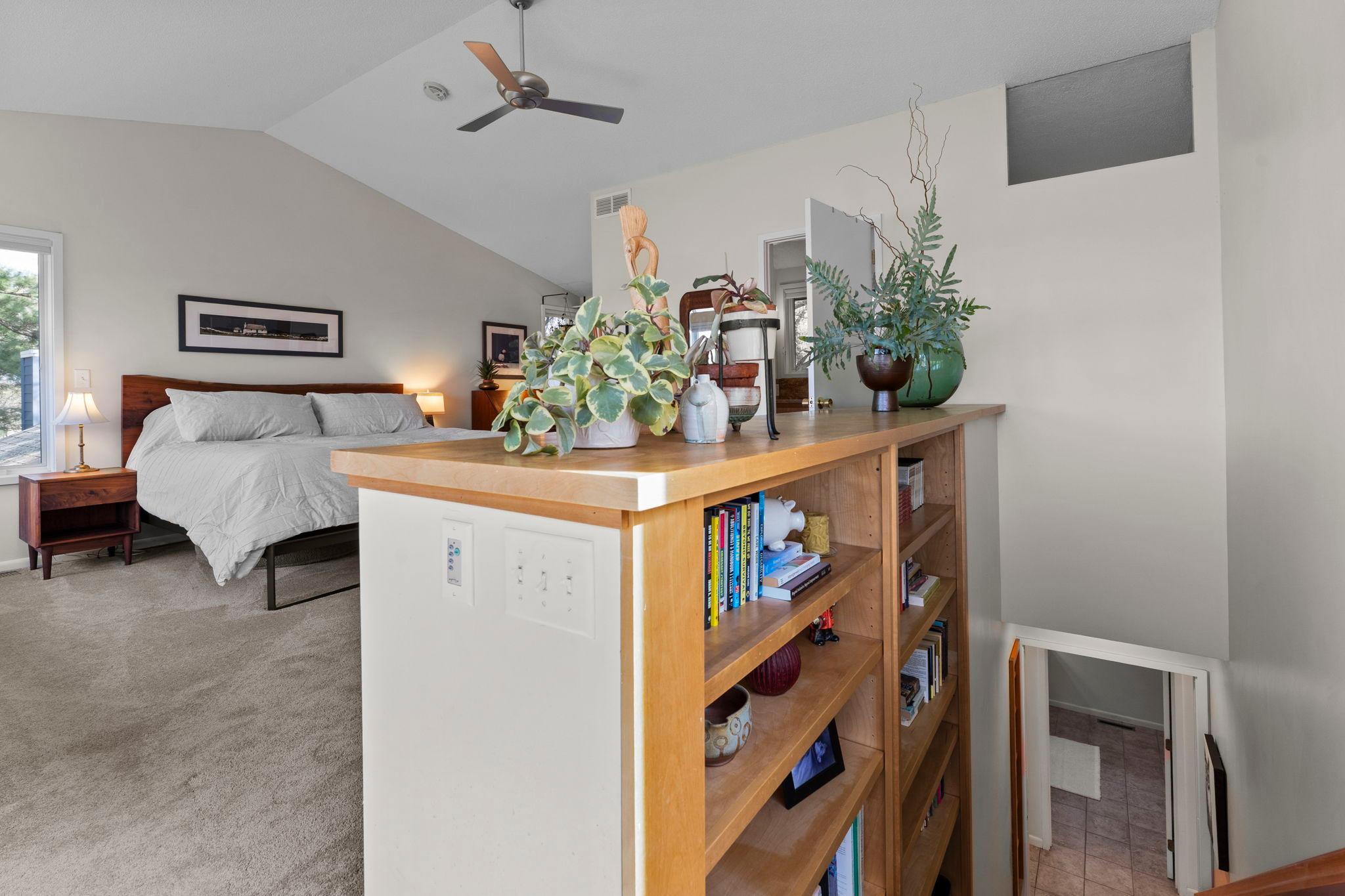 68-web-or-mls-1711 W Church Rd-516.jpg