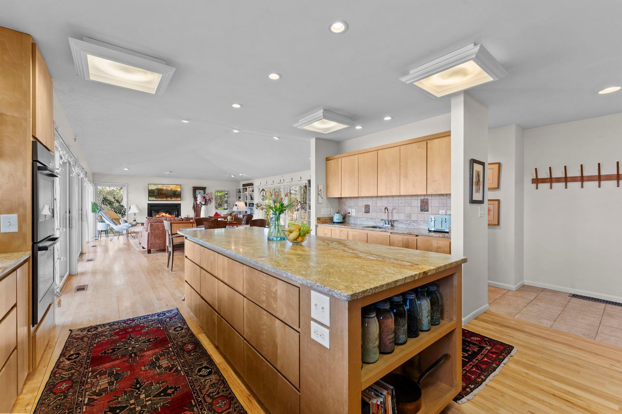 47-web-or-mls-1711 W Church Rd-406.jpg