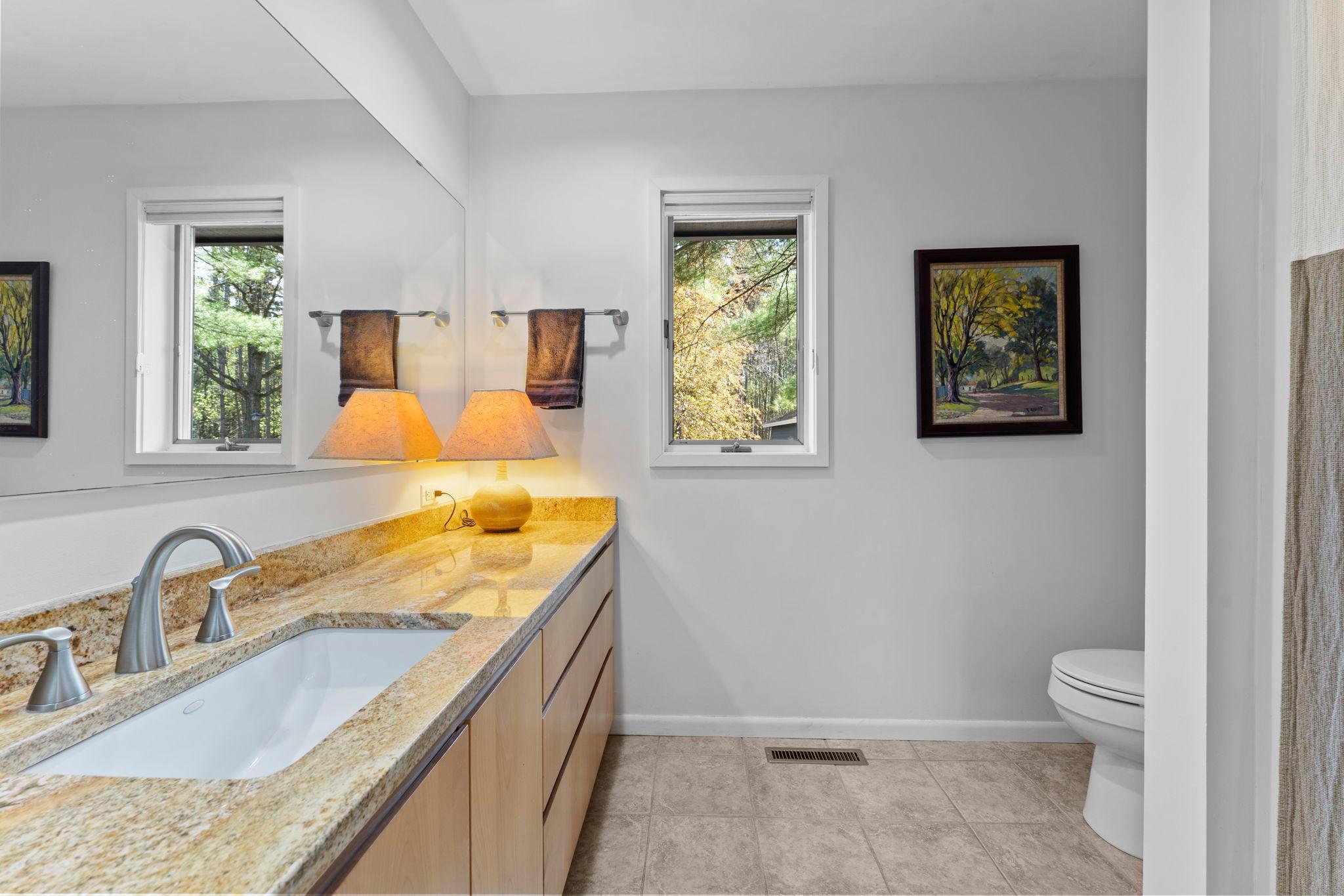 62-web-or-mls-1711 W Church Rd-446.jpg