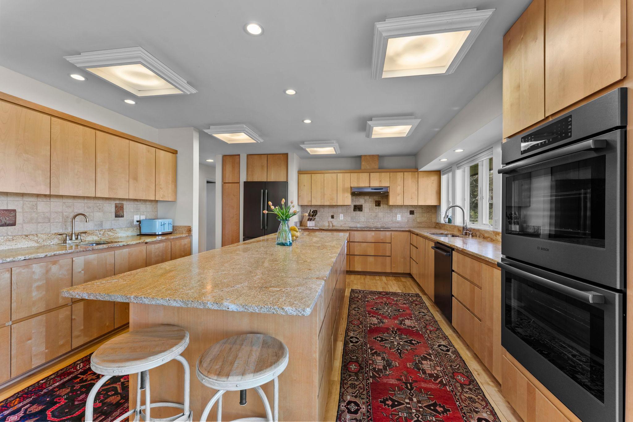 37-web-or-mls-1711 W Church Rd-356.jpg