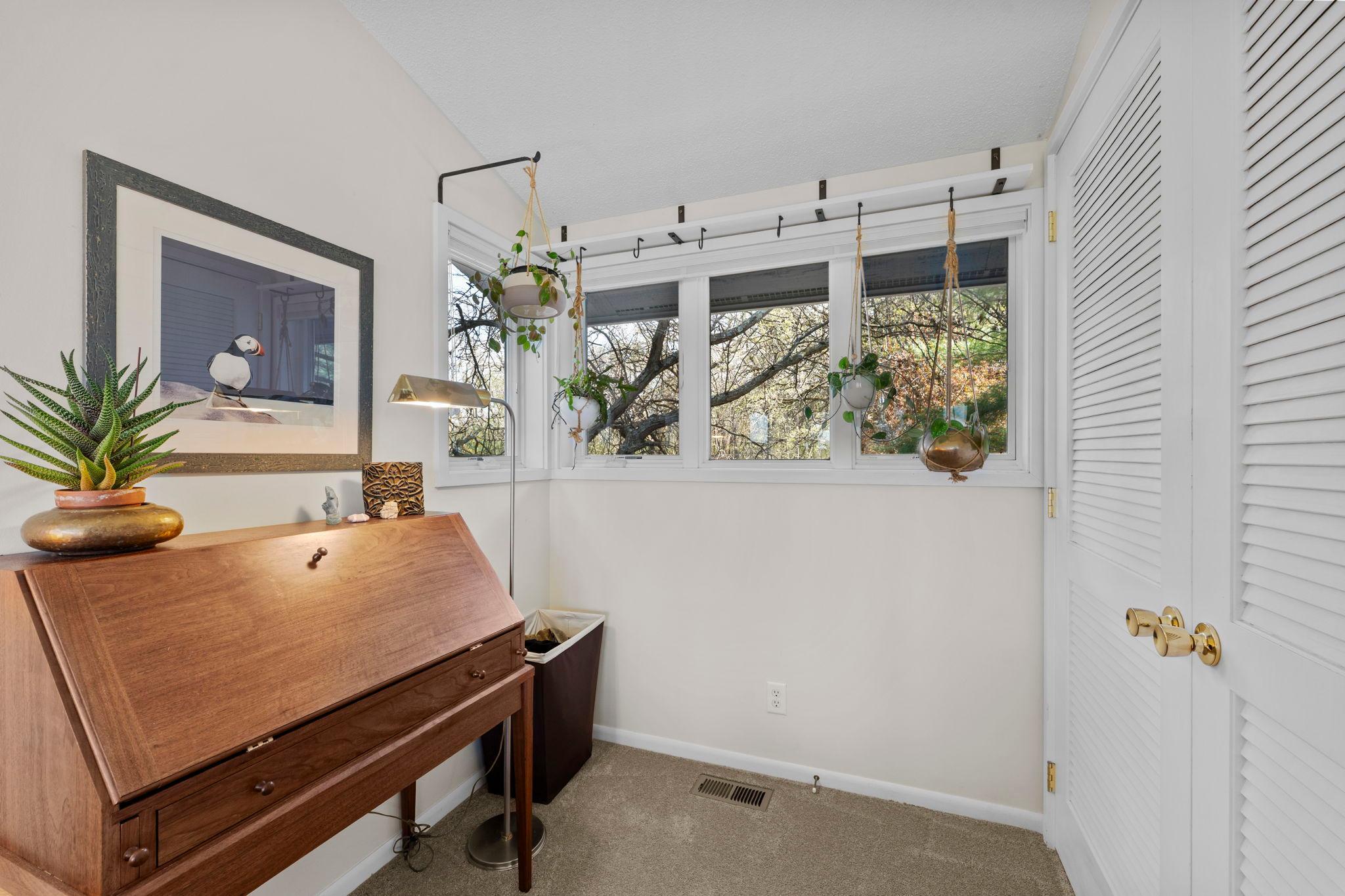 74-web-or-mls-1711 W Church Rd-546.jpg