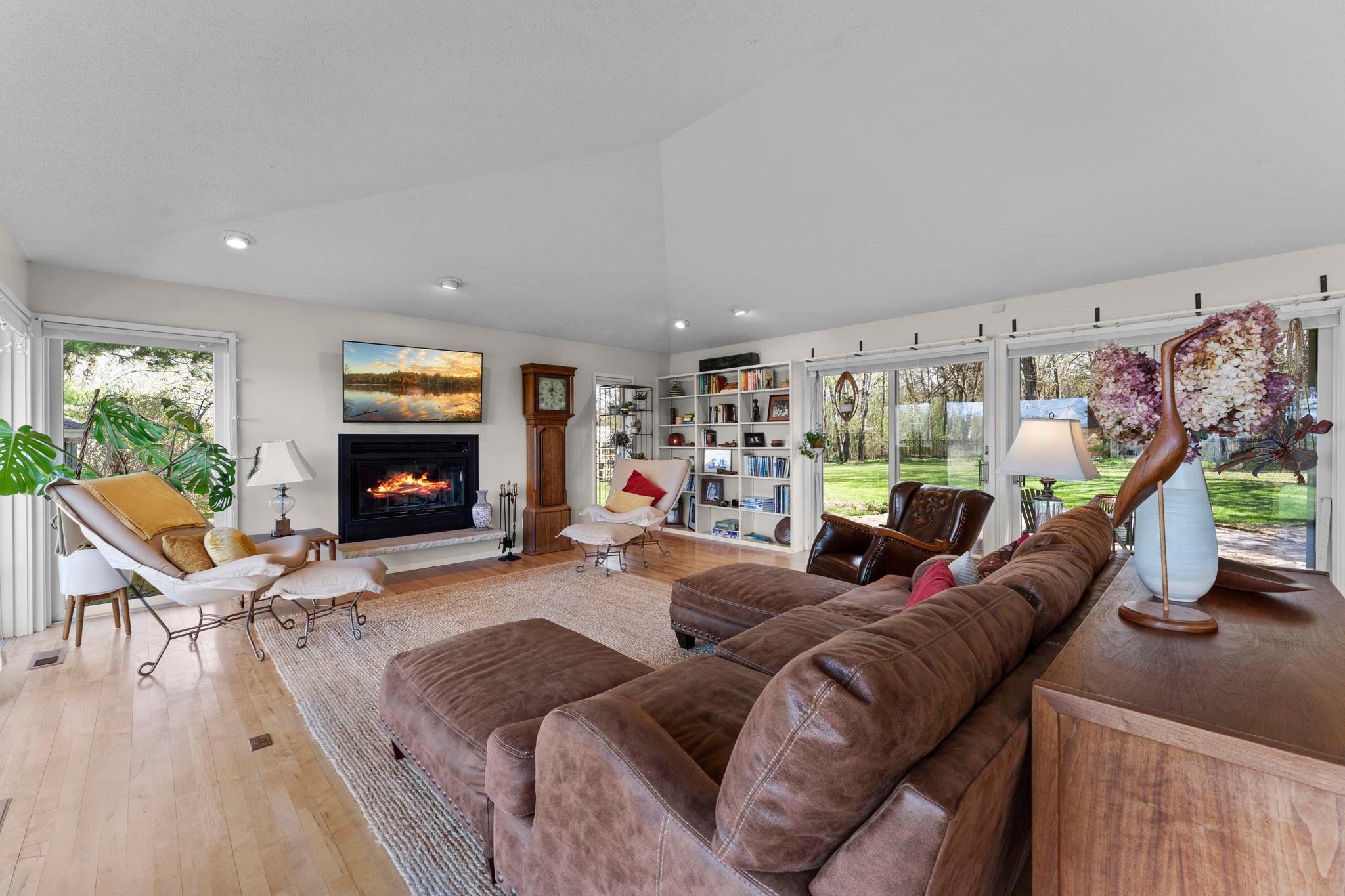 29-web-or-mls-1711 W Church Rd-316.jpg