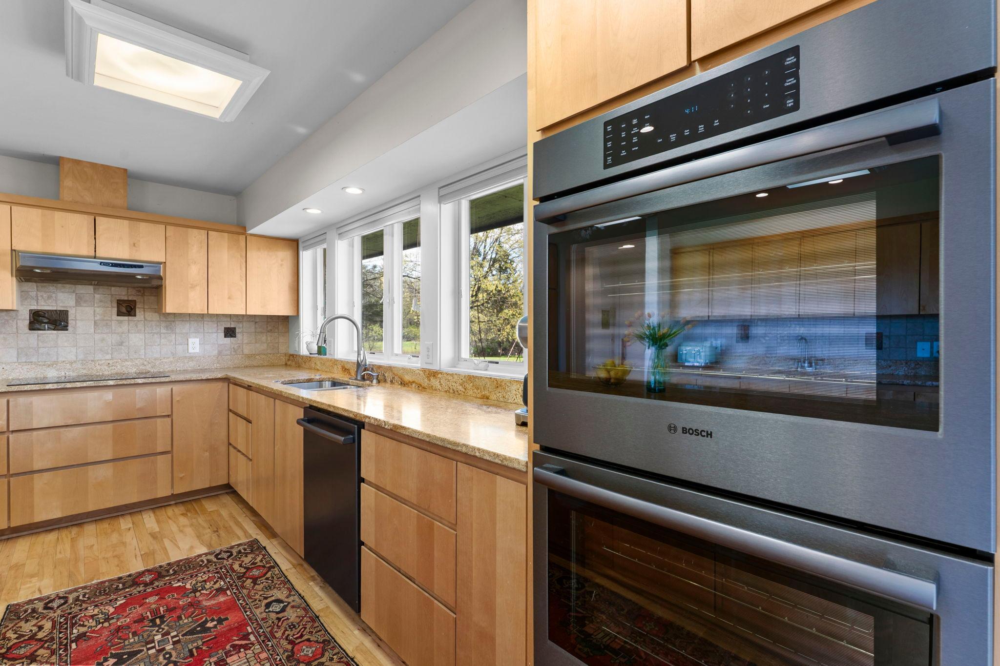 46-web-or-mls-1711 W Church Rd-401.jpg